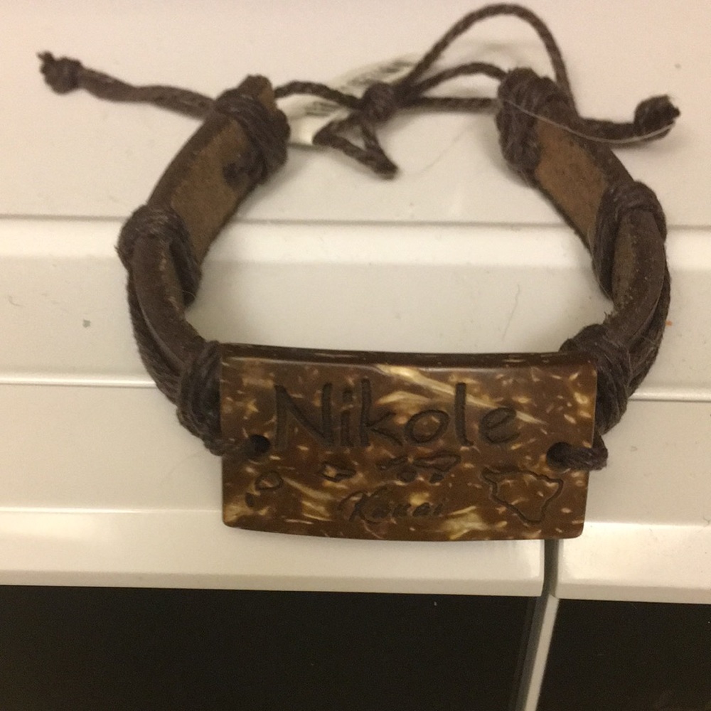 Adjustable name bracelet